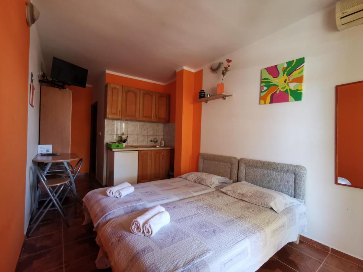 Apartments Montenegrina Ulcinj Exterior photo